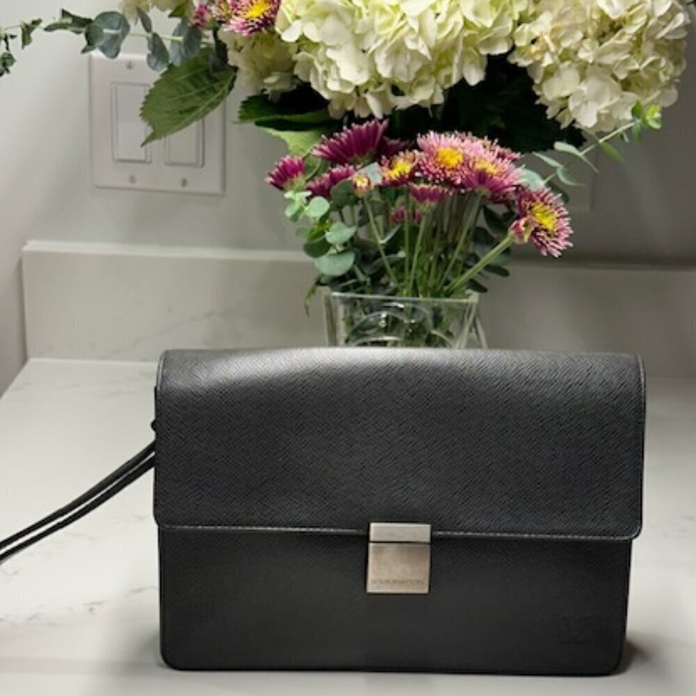 Louis Vuitton  LV Black Taiga Leather Selenga Clutch Wristlet + COA